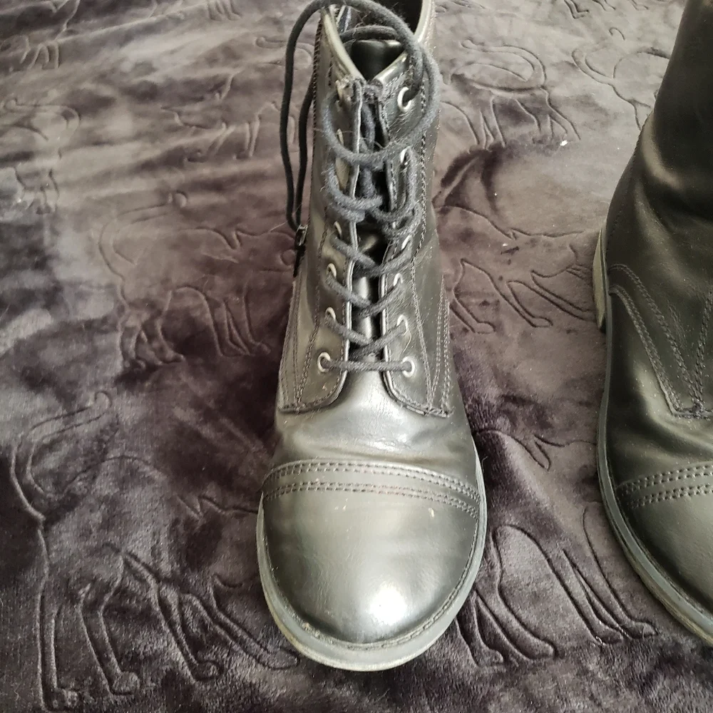 Madden Girl charcoal combat